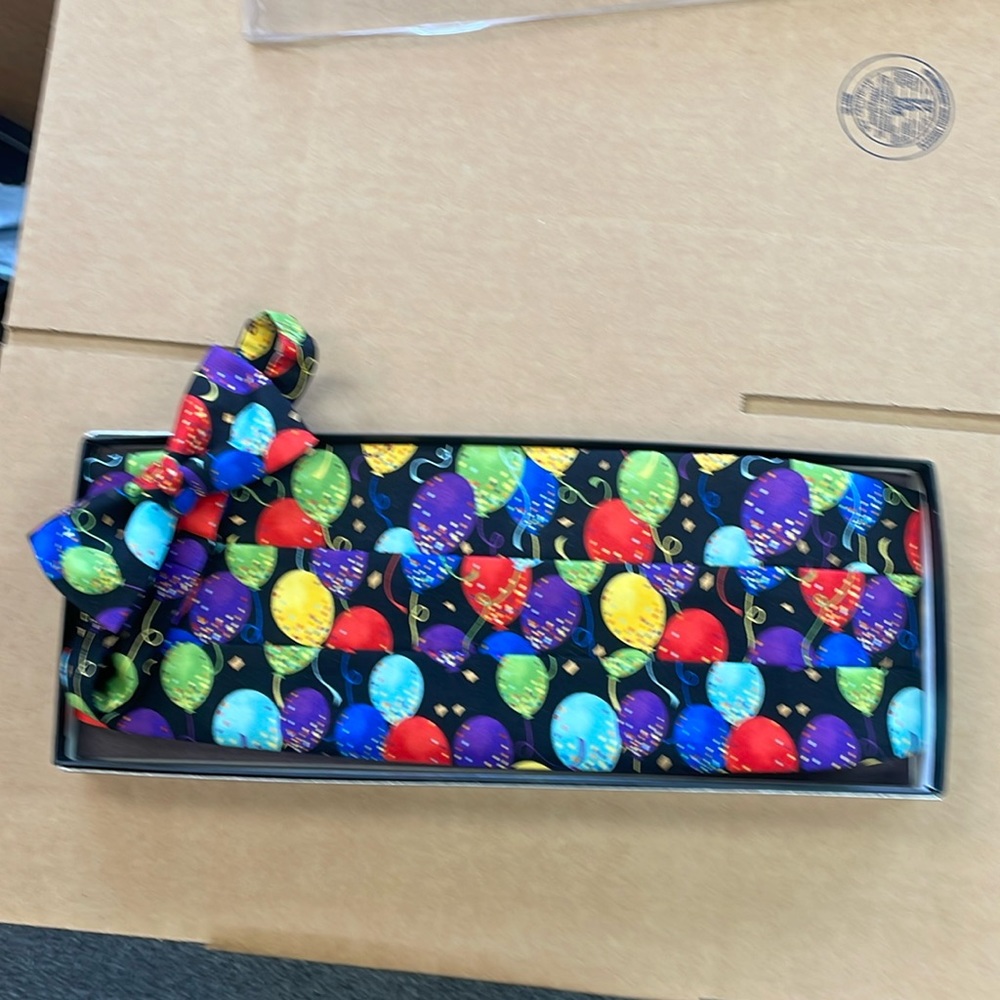 Balloons Cummerbund And Bow Tie Set New